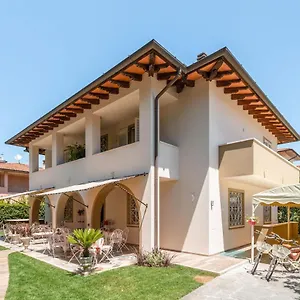Bed & Breakfast Diletta, Forte dei Marmi